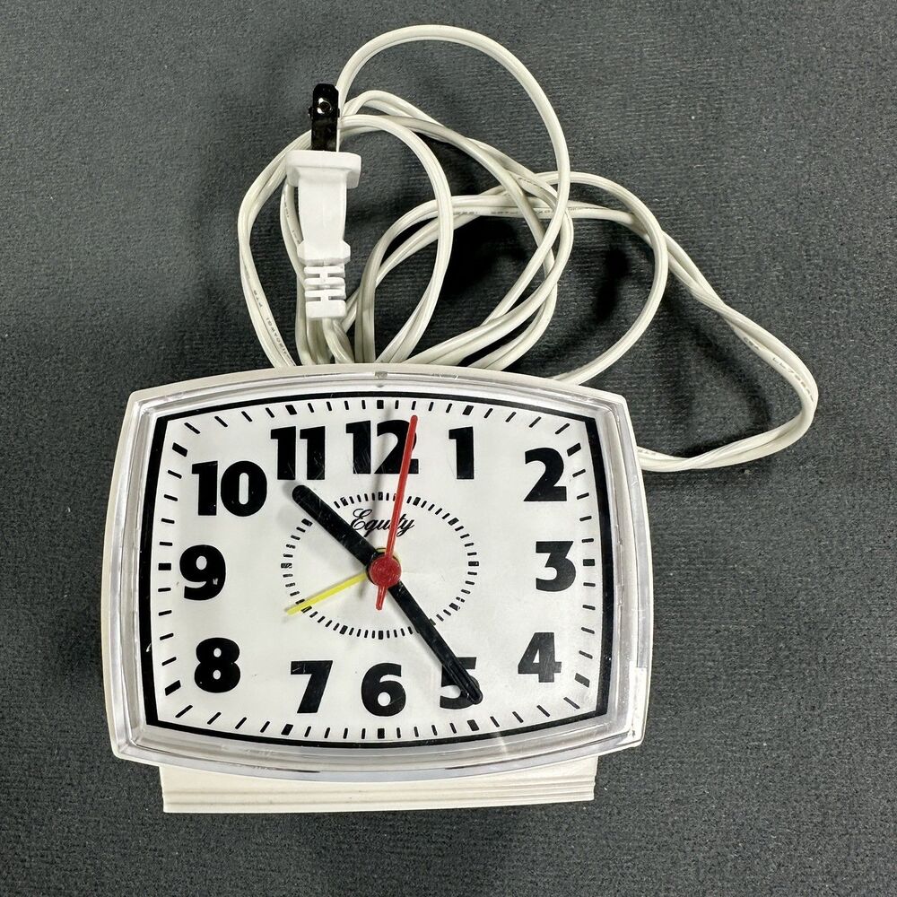 Equity Model 33100 Electric Analog Table Desk Alarm Clock Tested And Works